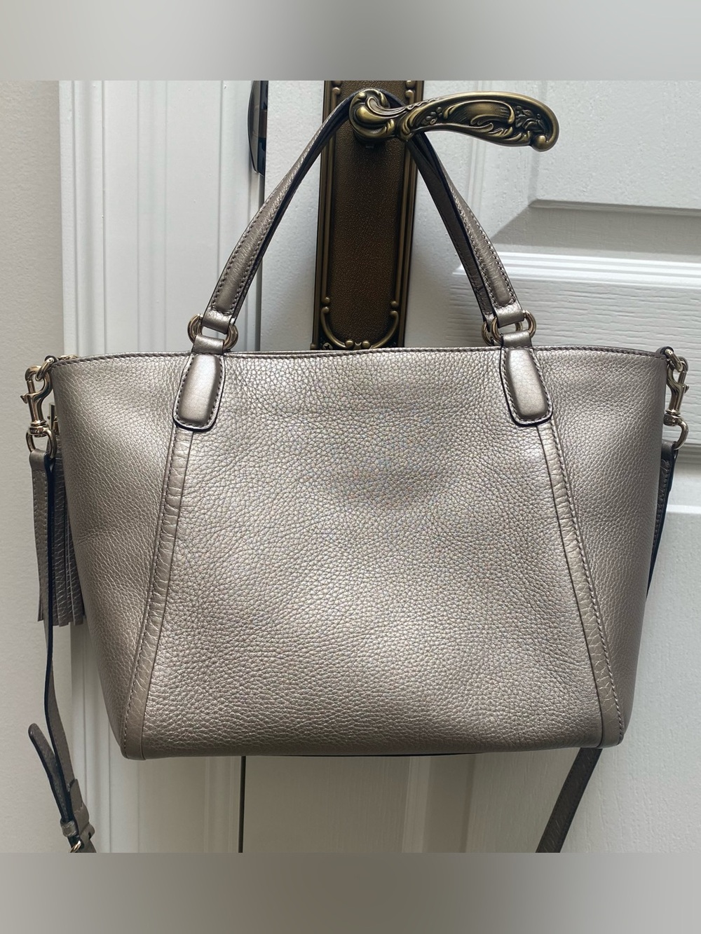 Gucci Metallic Pewter Soho Cellarius Leather Tote Bag Crossbody - Picture 2 of 12